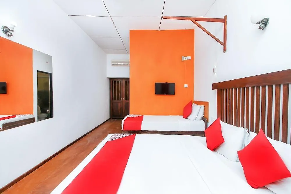 Ceylonica Beach Hotel Negombo Bed & Breakfast