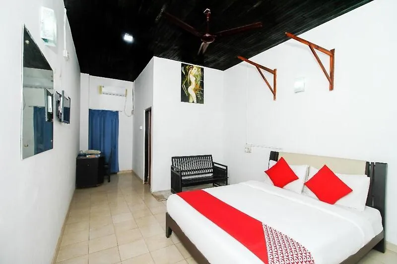 Ceylonica Beach Hotel Negombo 2*,